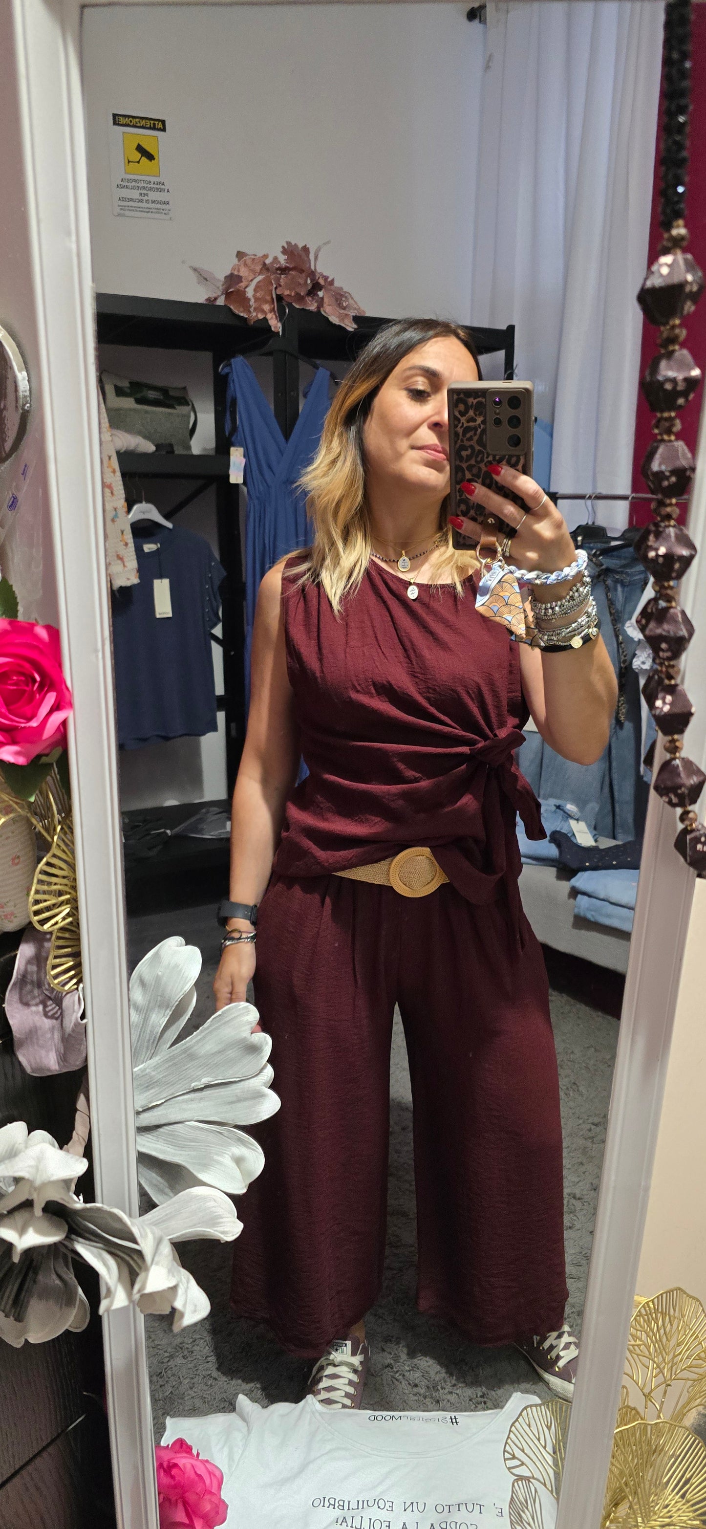 Blusa viscosa con nodo bordeaux