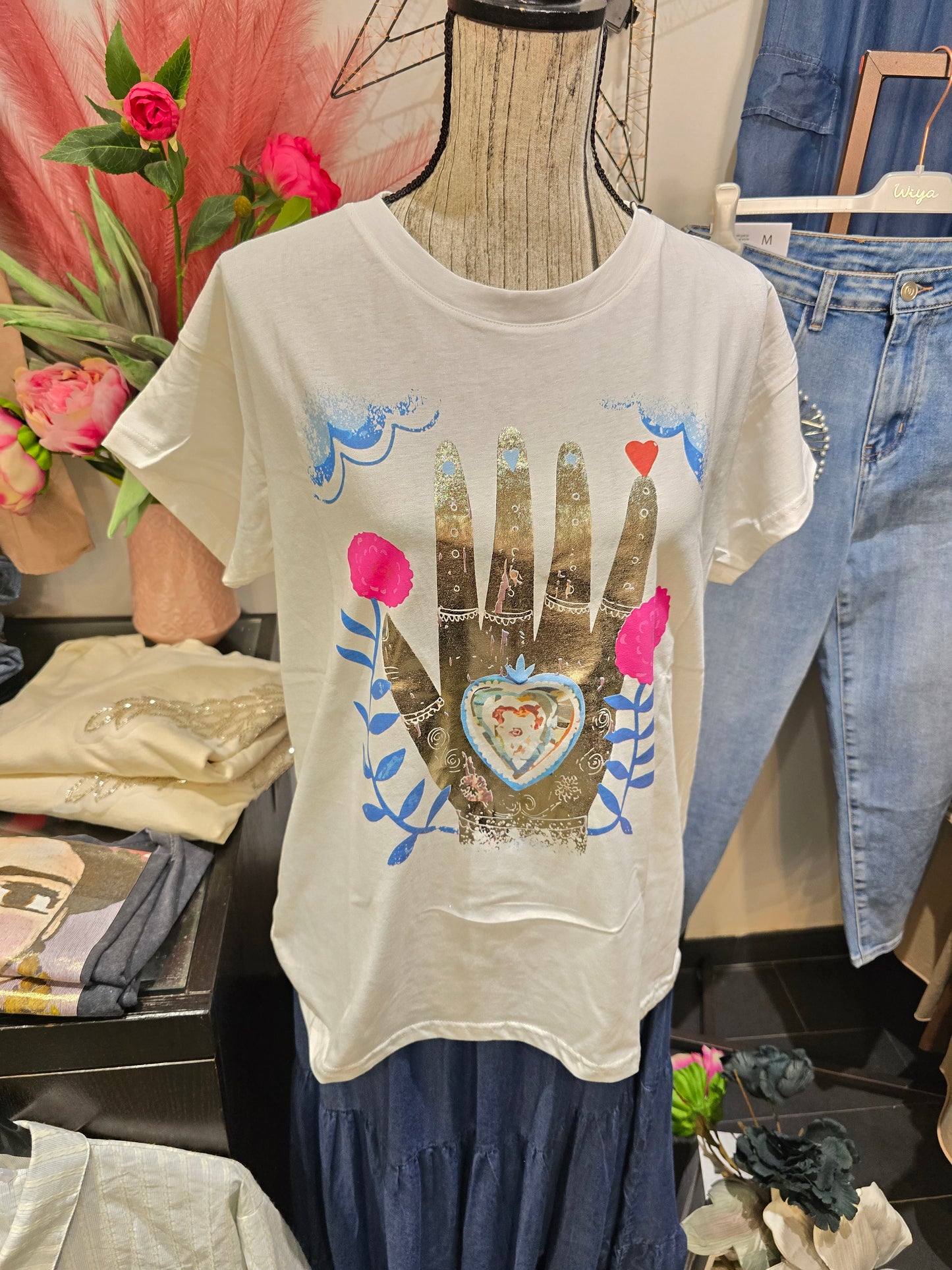 T shirt mano bianca