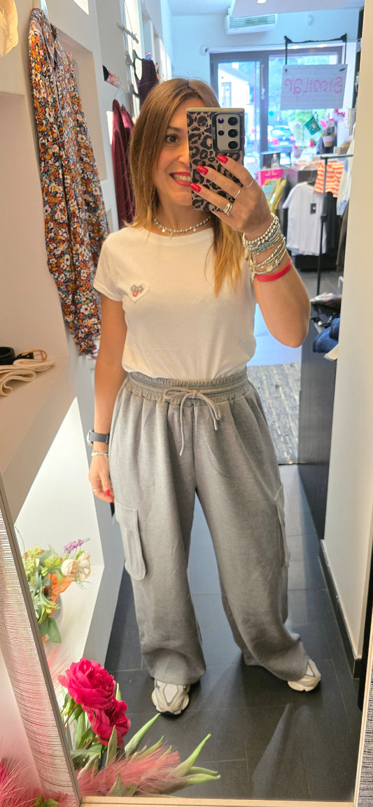 T shirt con cuoricino ricamato