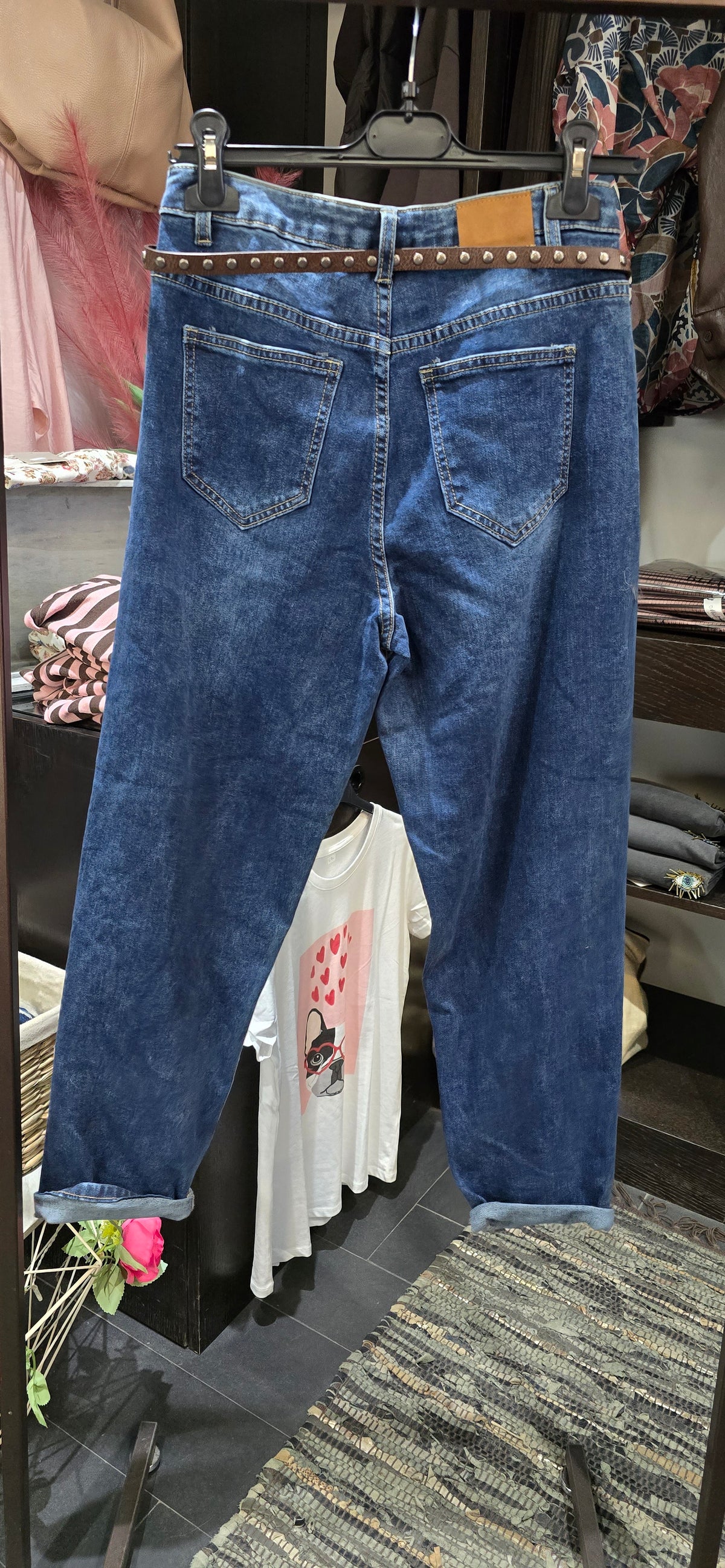 Jeans regular con cinturino ecopelle