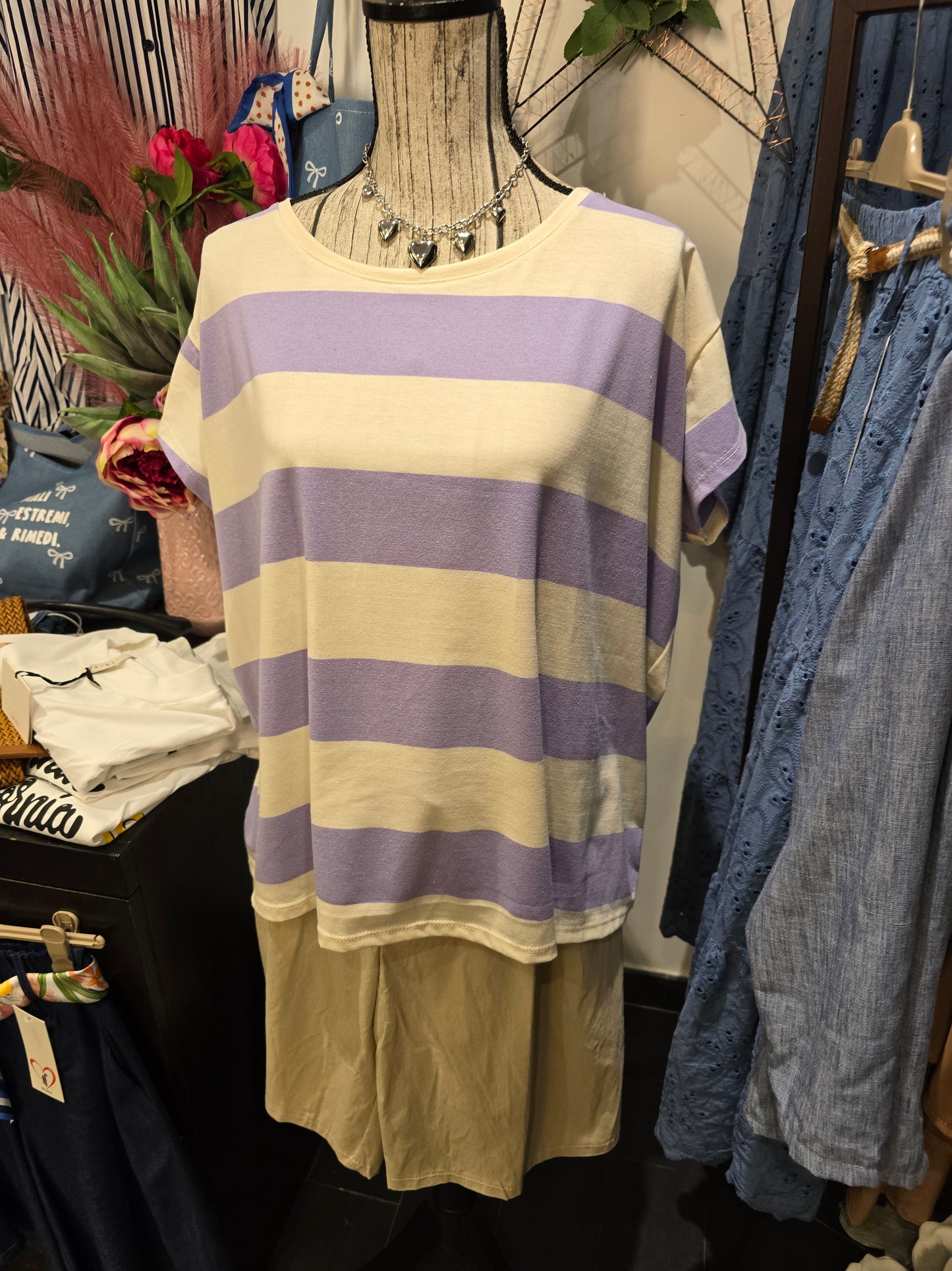T shirt over malva