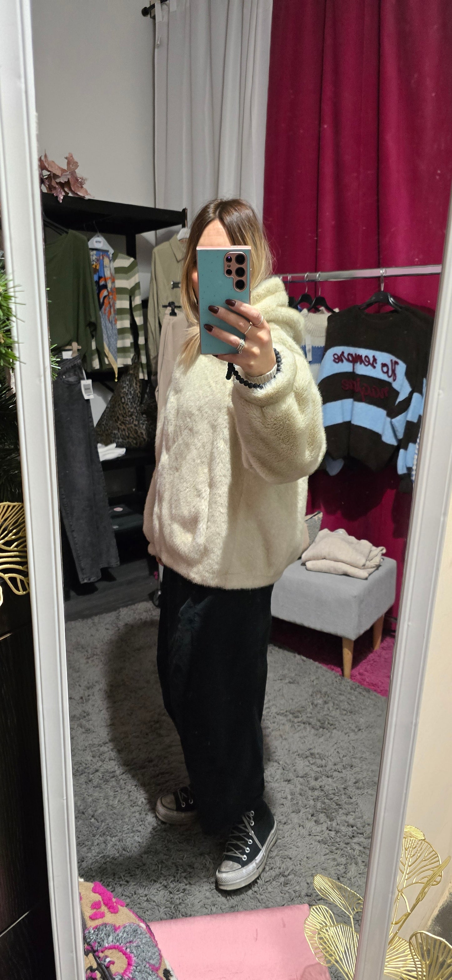 Pellicciotto eco con cappuccio panna