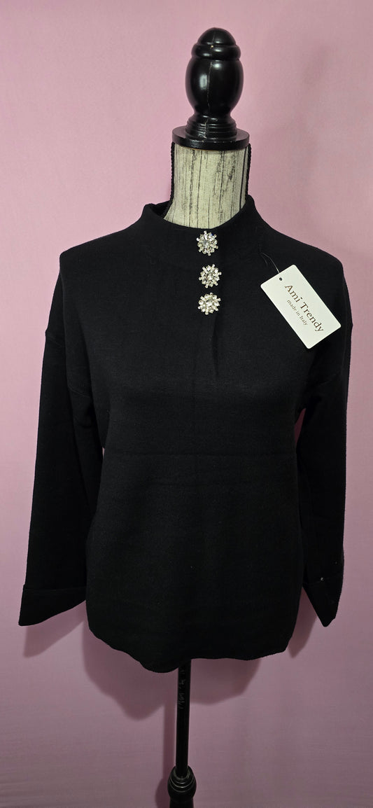 Maglione con bottoni gioiello nero