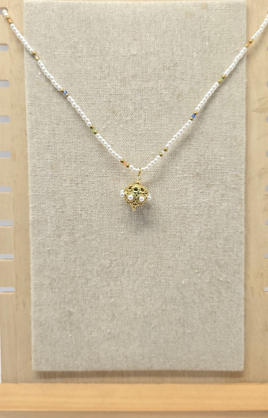 Girocollo perle e charm