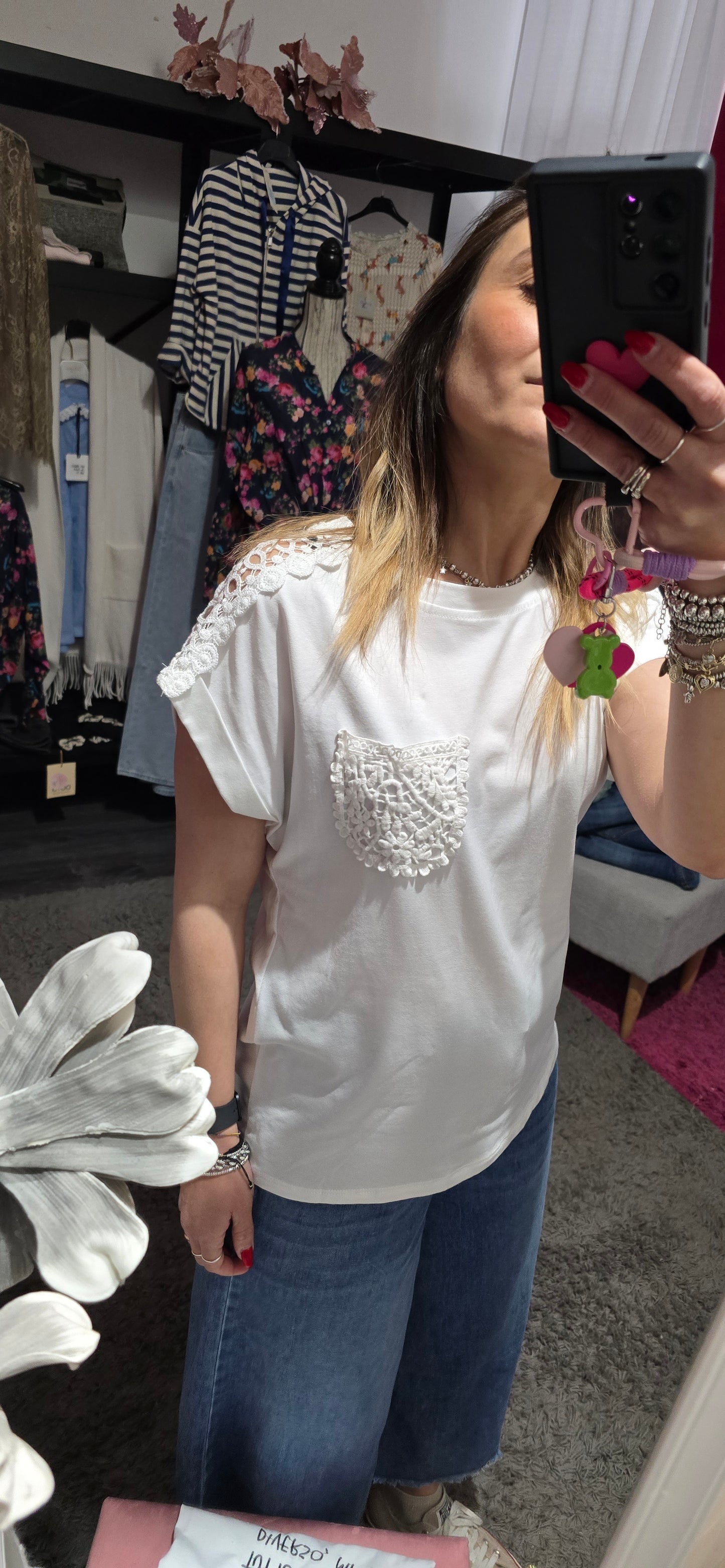 T shirt con tasca crochet bianca