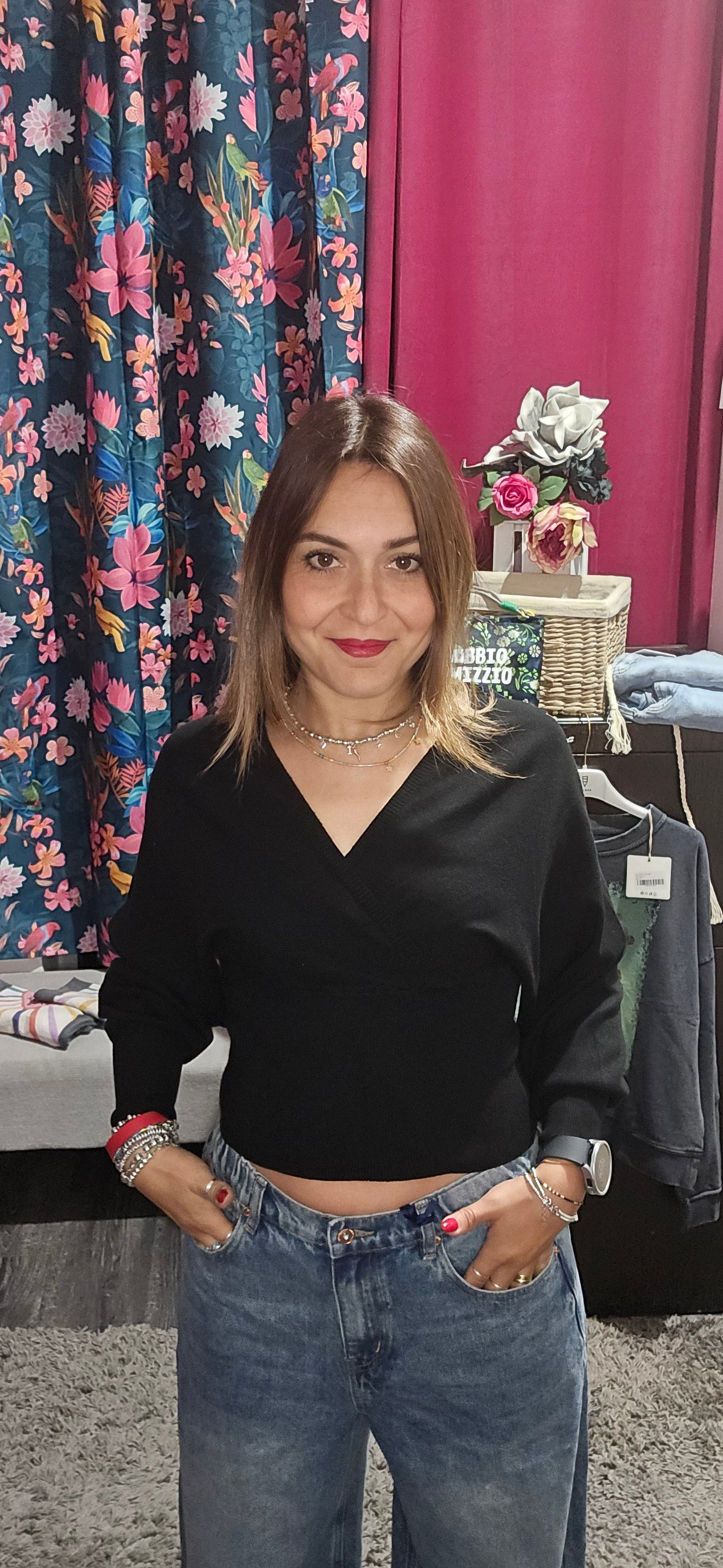 Maglioncino scollo a V nero