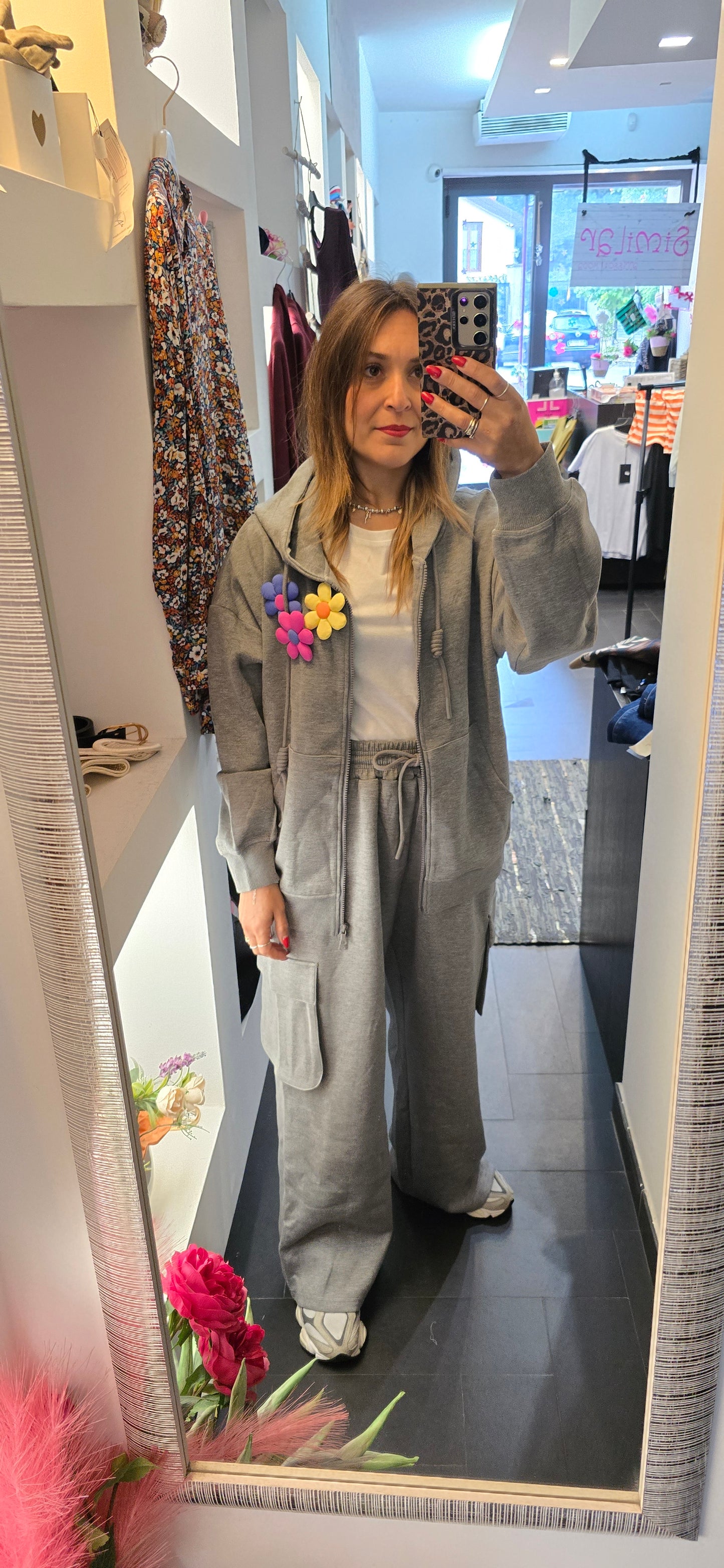 Felpa zip grigio con 💐