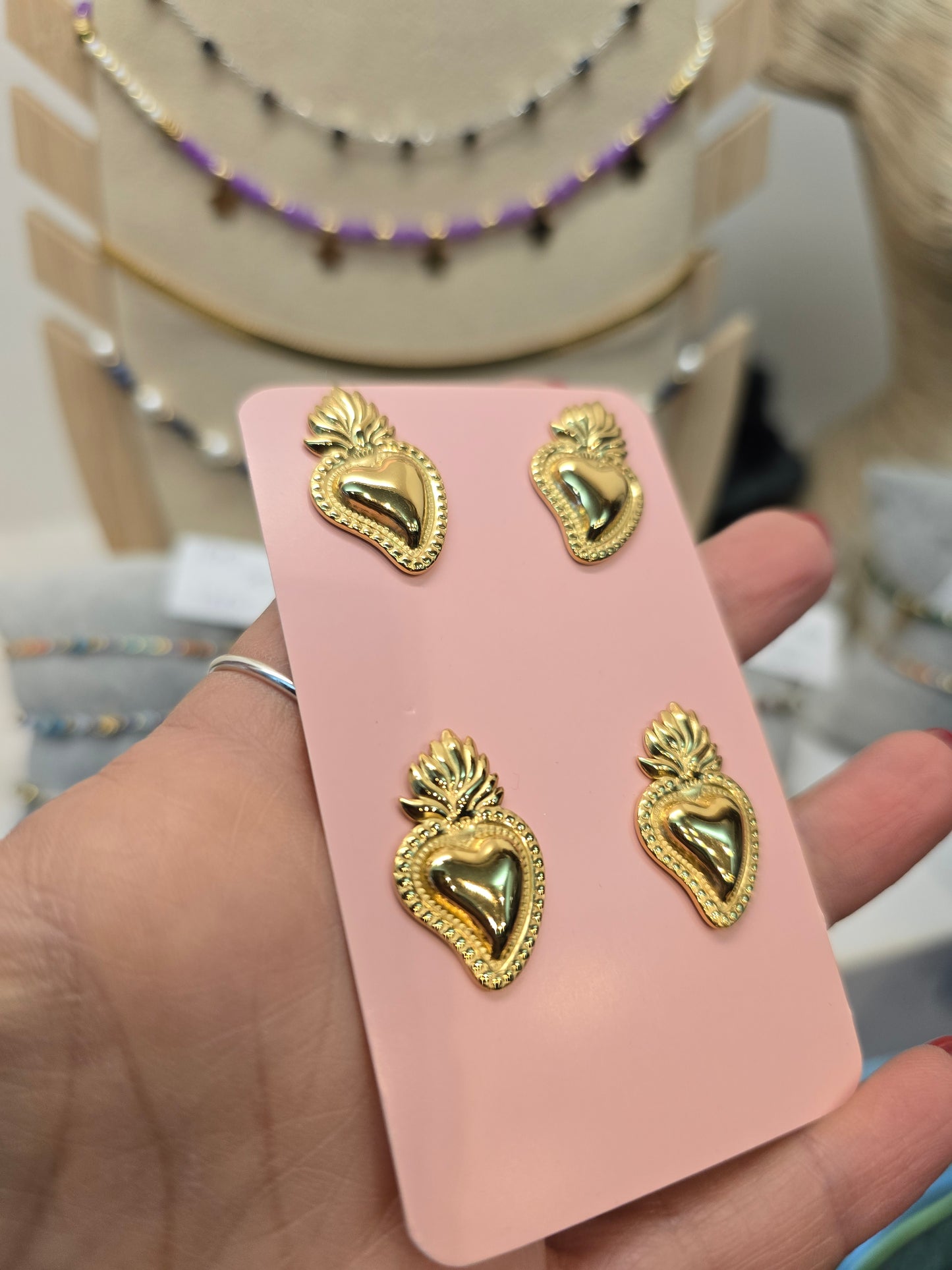 Orecchino cuore sacro oro