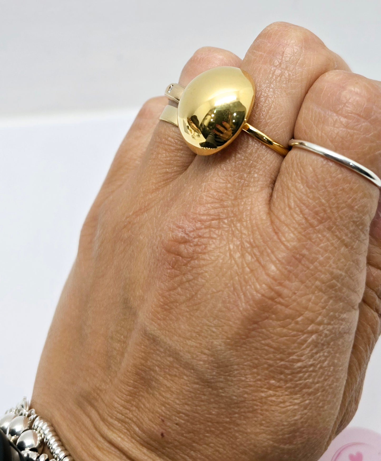 Anello sfera oro