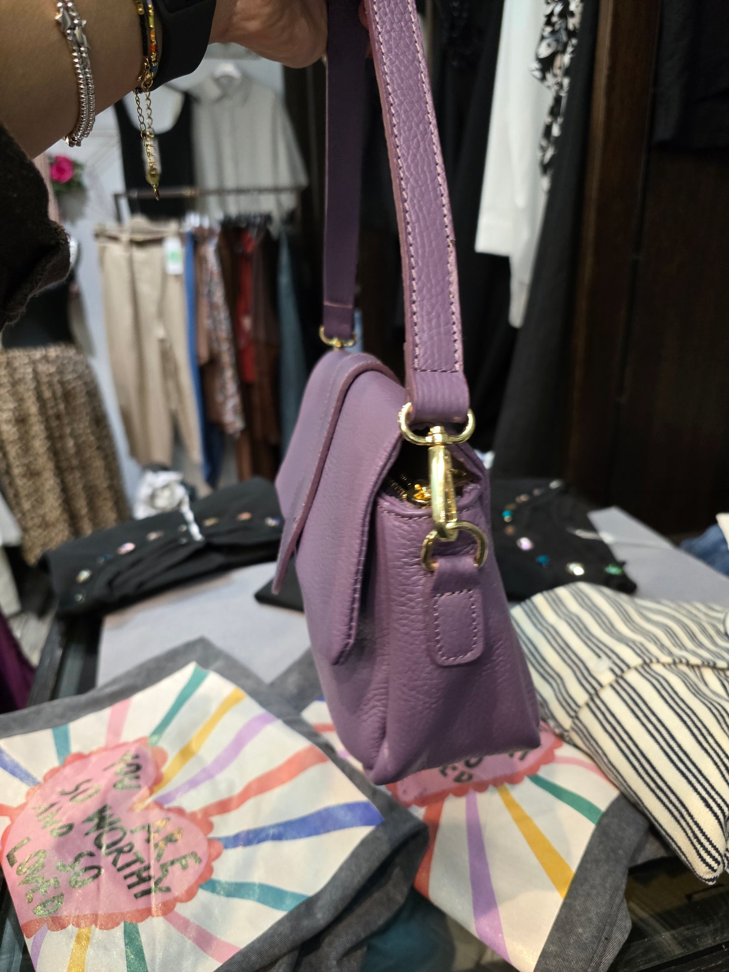 Borsa pelle Deinara viola