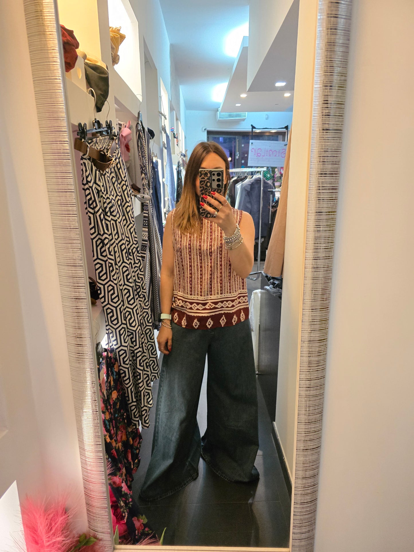 Blusa fantasia con fiocco bordeaux